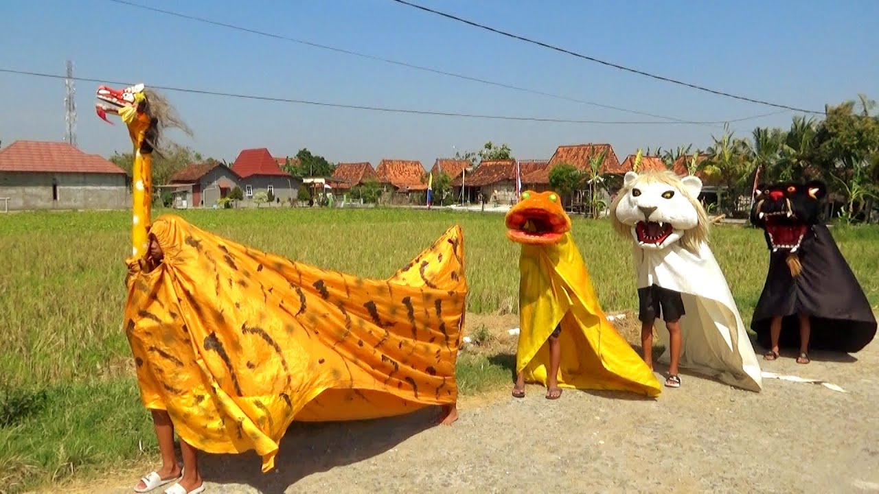 Barongan jerapah jalan sehat bersama kawan kawan