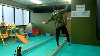 アーミーフィットネスジム越谷のスラックライン（２）