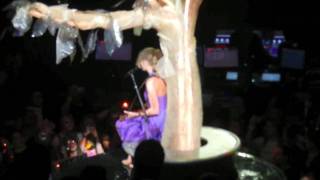 &quot;Fearless&quot; and cover of &quot;I&#39;m Yours&quot; ON UKULELE - Taylor Swift - Speak Now World Tour