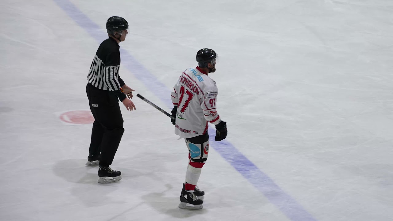 Die Szene des Spiels Harzer Falken Weserstars Bremen 09. 01. 2022