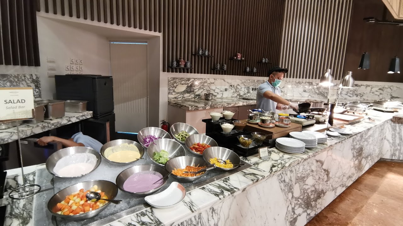 Buffet Breakfast At (Sarapan Pagi di) Mercure Hotel Jakarta Batavia