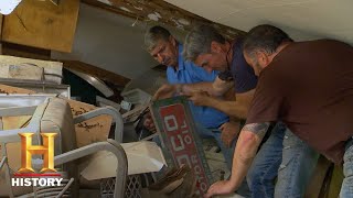 American Pickers: Mike Grabs an Amoco Table and a Gumball Machine (S18, E3) | History