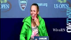 Caroline Wozniacki imita a Nadal sufriendo el calambre