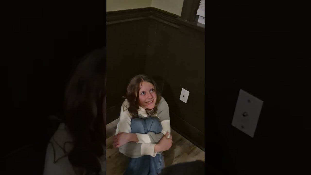 Short Horror film (I know it's cringe) credits to my cousins Addie and Amelia 😂