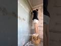 15 серия. Выравниваем стенку на кухне. Шпаклюю все стены на балконе. #ремонт #ремонтвквартиремечты