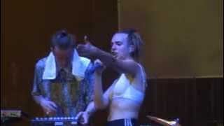 MØ - Lean On (Live at Escena, Monterrey 2015)