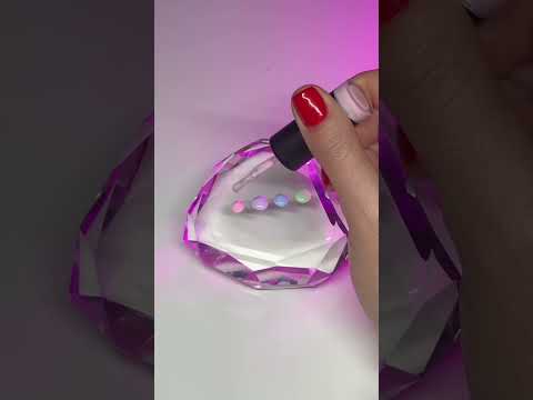 Short pastel nail