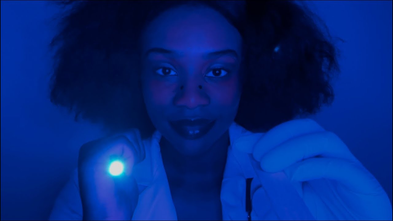 ASMR | ALIEN EYE EXAM - I WANT YOUR EYES (no talking, light strobing ...