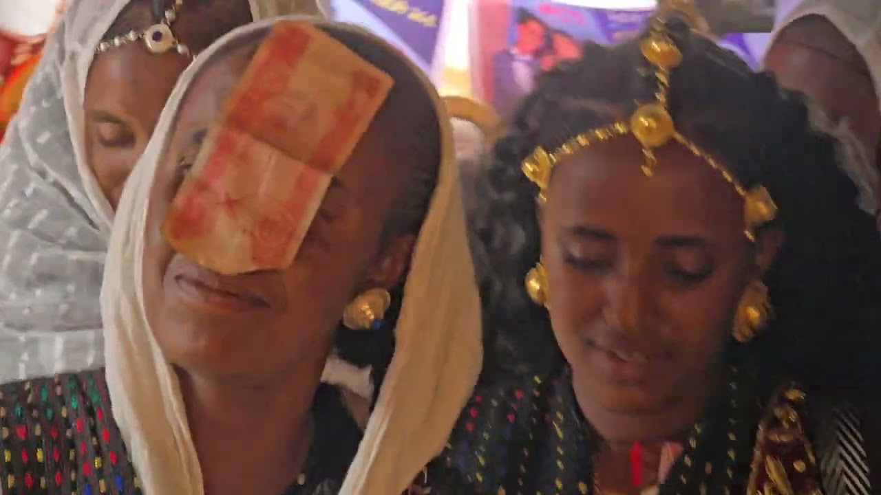 ኣሰይ ባህሊ ራያ ምጥዓሙ ኣብ ፅራእ ወንበርታ ዲቕዲቃ ድምፃዊ ባራኺ