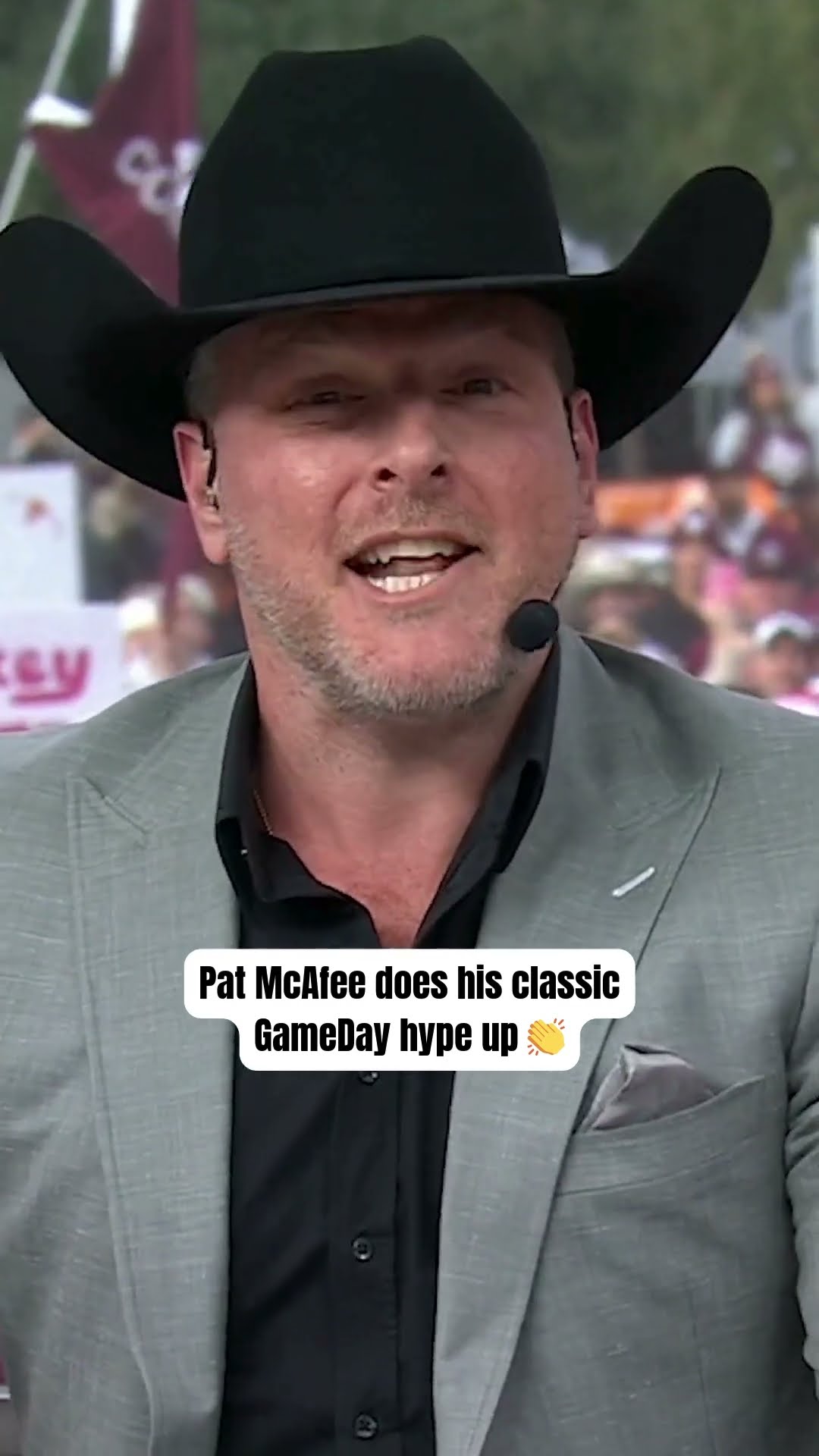 Pat McAfee leads the Aggies in their War Hymn ?