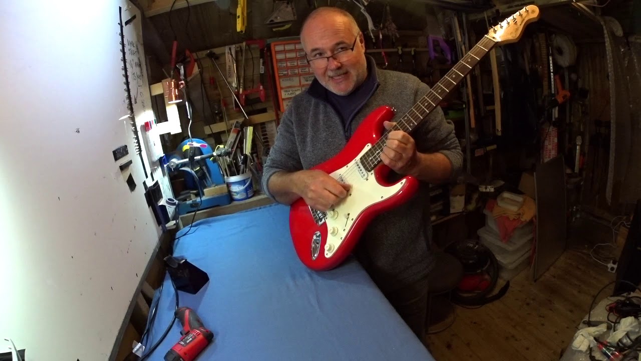 What's inside an electric guitar? A quick take-apart for beginners