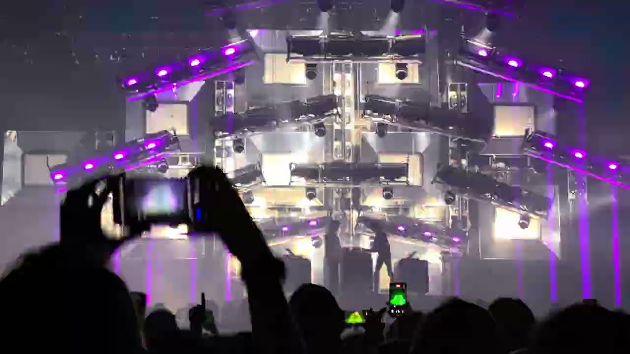 Justice - One Night/All Night ft Tame Impala - Live at Alexandra Palace, London (11/02/2025) (HDR)