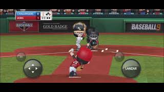 Jugando béisbol contra los leones