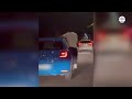 Conduce en zigzag por Chiclana mientras el copiloto estaba sentado en la ventanilla