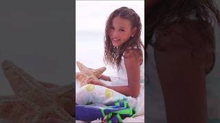 Download Lagu Amy, a Menina da Mochila Azul (2004-2024) | Amy, la niña de la mochila azul MP3