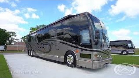 2007 Prevost H3-45 Featherlite Vantare Double Slide at Olympia Luxury Coaches