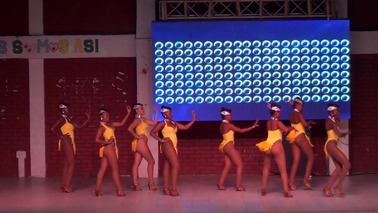 Grupo Salsa Ladies Juvenil Timbaleros con Swing en Festival de Salsa El