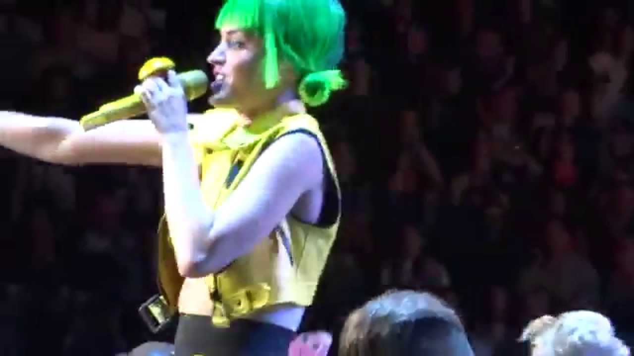 Katy Perry - This Is How We Do / Last Friday Night (T.G.I.F.) - Staples Center - 9-19-14