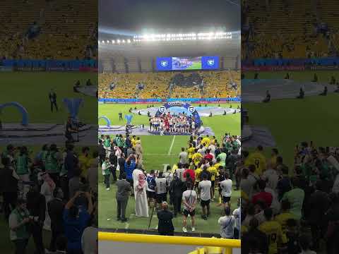 لاعبين النصر يشاهدون تتويج غامبا أوساكا بلقب آسيا 2#football #lifeisbutadream #النصر