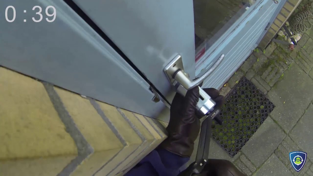 Bekijk hoe een inbreker te werk gaat! - Slotenmaker Klaver