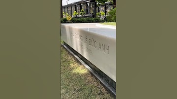 Ngôi mộ bằng đá Cẩm Thạch Trắng nguyên khối của Đại Tướng Lê Đức Anh|Xưa Discovery