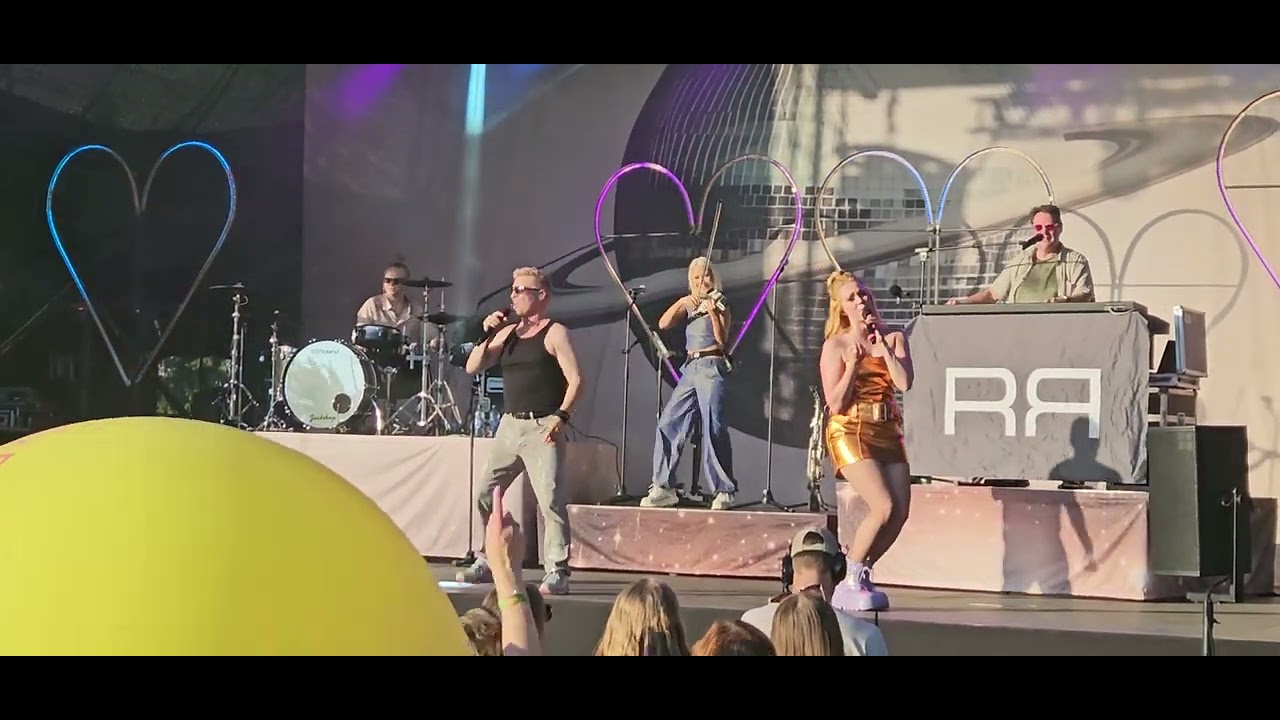 Ressu Redford - All the Best Girls