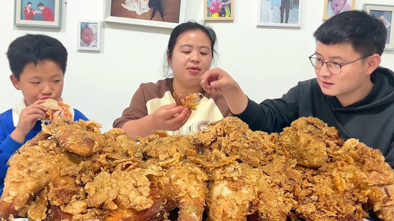 亮亮一句“想吃炸鸡”，丹丹直接撸袖下厨房，金黄酥脆一咬爆汁！【胖手手丹丹】