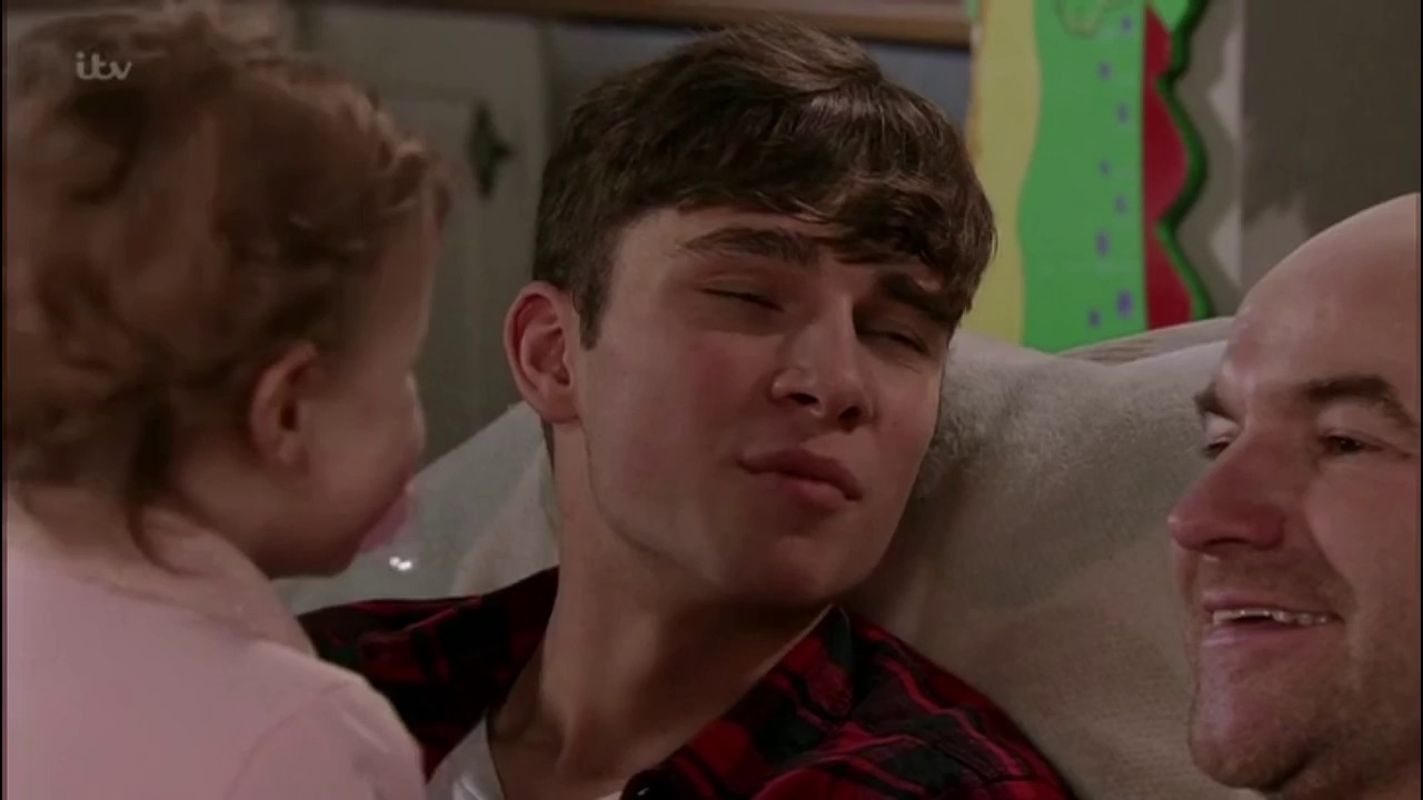 Coronation street - Faye Is Reunited With Miley Her Baby