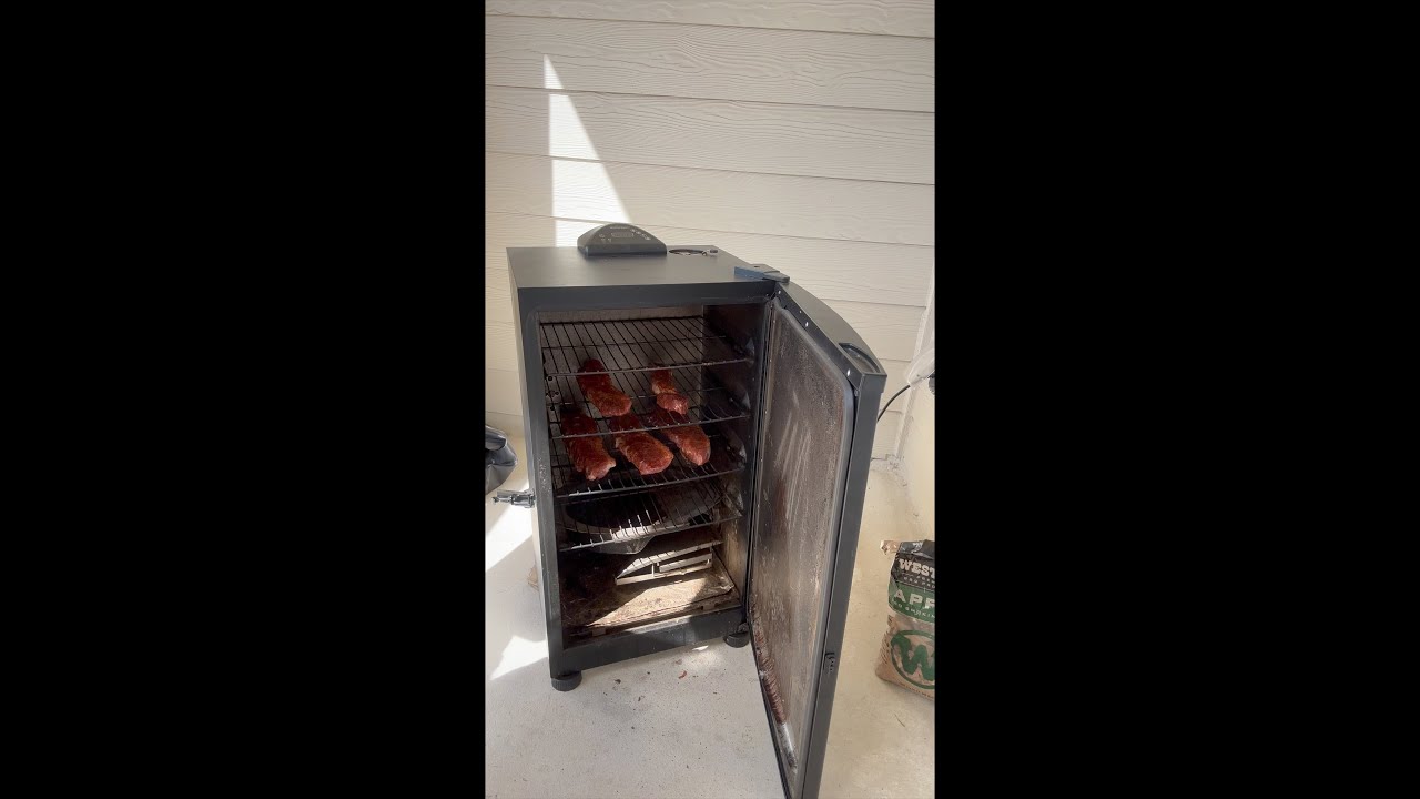 Smoking Country Style Pork Ribs In Electric Smoker!!