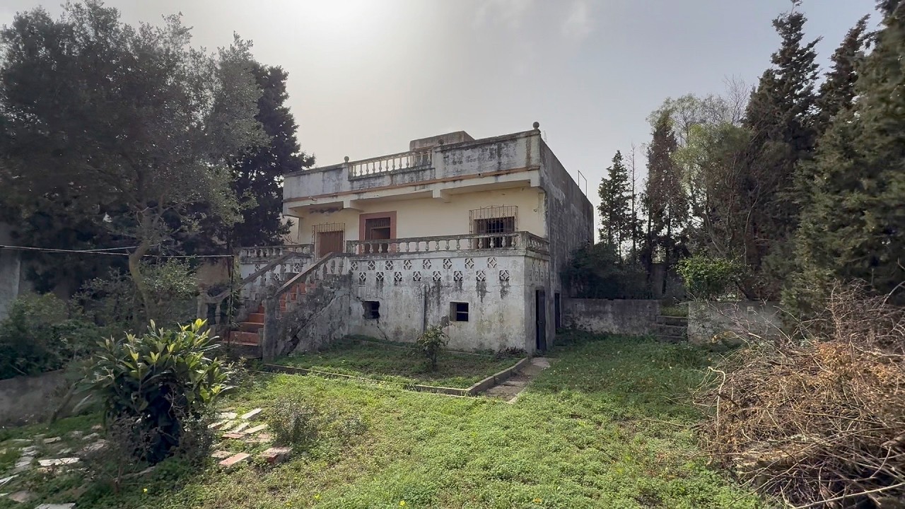 أرض محفضة مسحتها 1087 متر الثمن 270 مليون