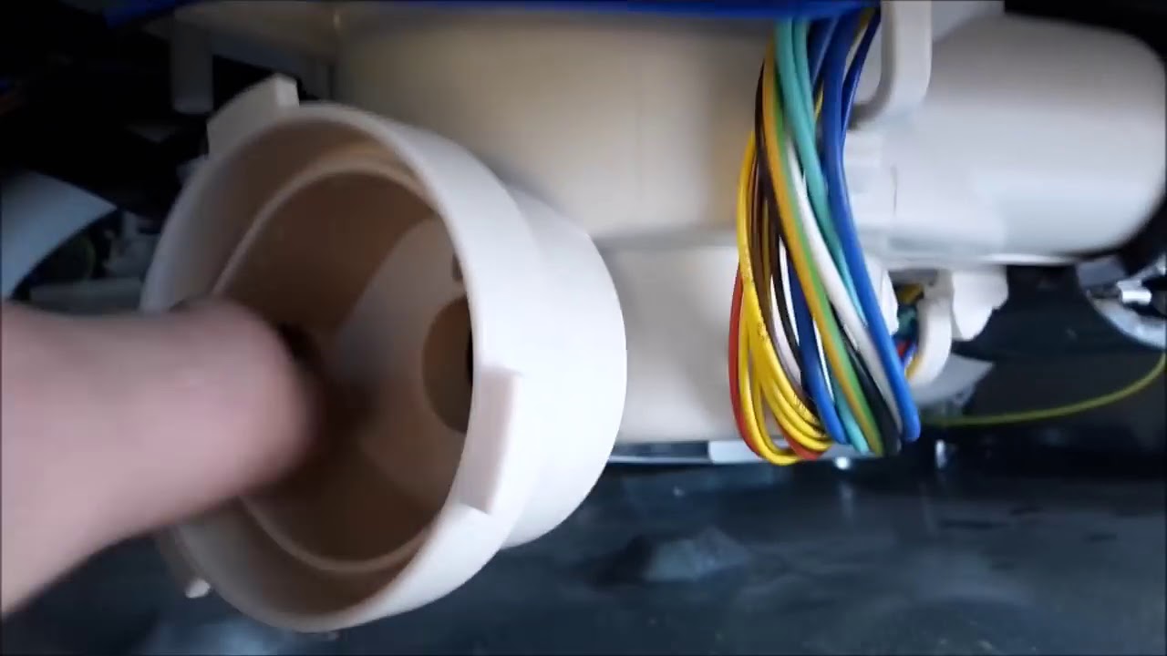 Vaatwasser kapot!!! whirlpool motortje schoon maken - YouTube