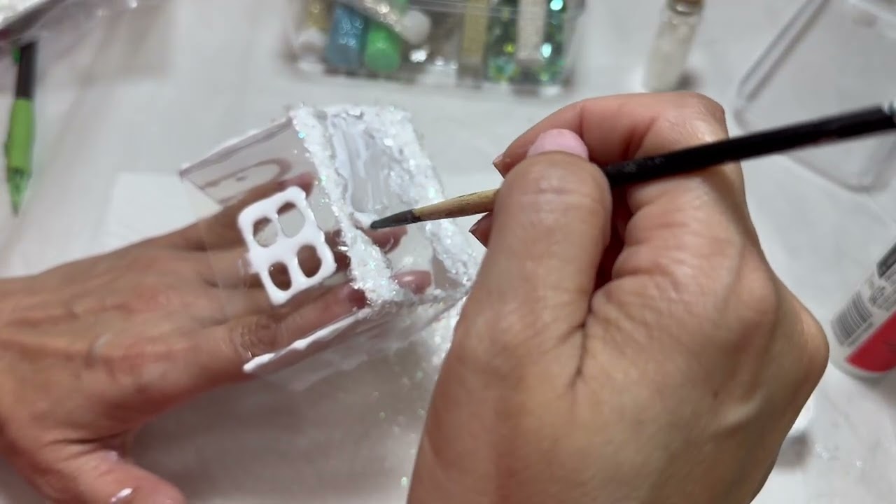 🎄🎁CASITA DE CRISTAL NAVIDEÑA HECHA CON PLASTICO DE CONTENEDOR DE PASTELES ♻️