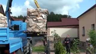 Složení palivového dřeva baleného na paletách systémem PACKFIX