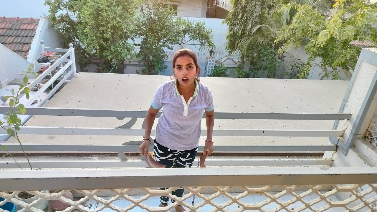 Camera On kiya Aur Biwi Ne Bartan Tod Diya! Funny Couple Fight