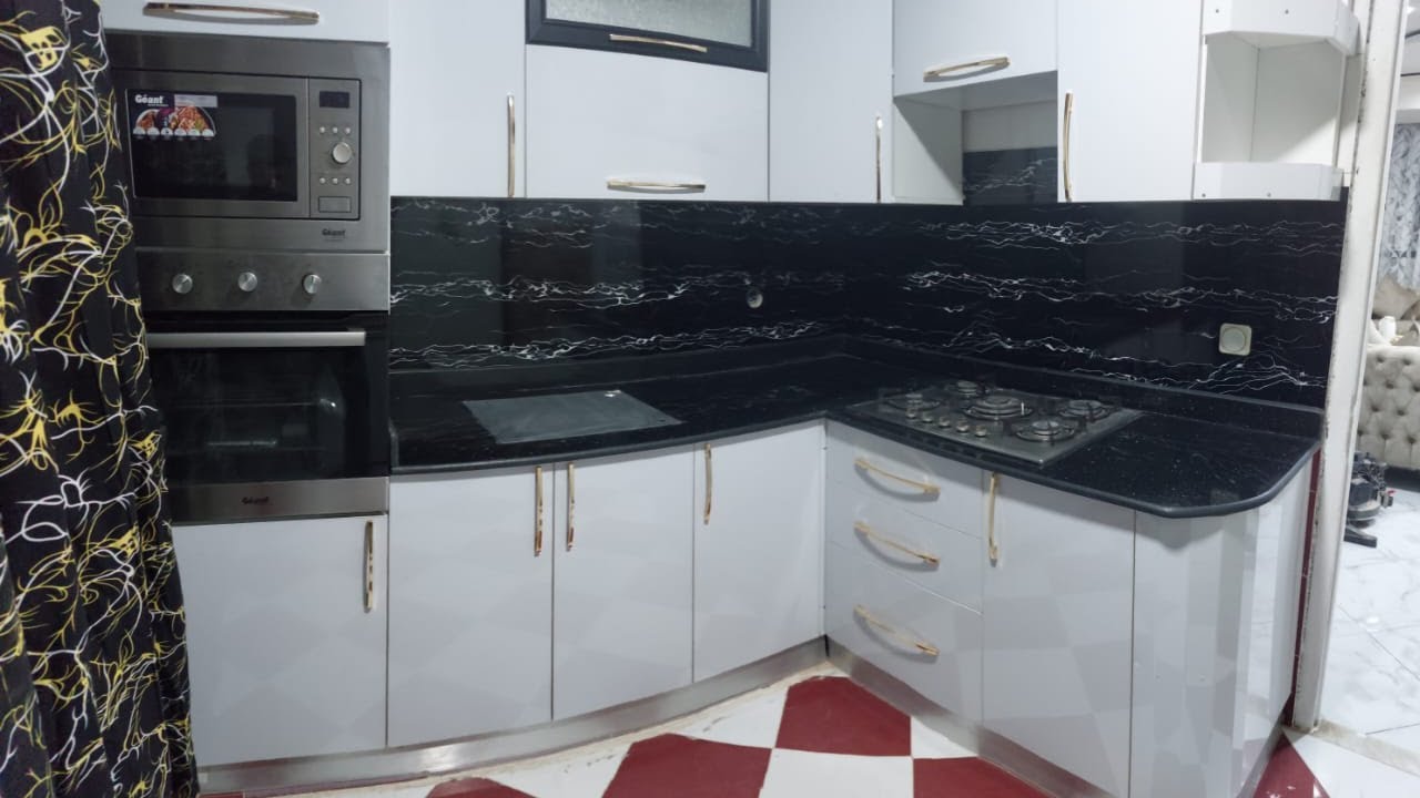 تكملة مطبخ مدينة قسنطينة الذي كان كاملا من صنعنا و غير مبني