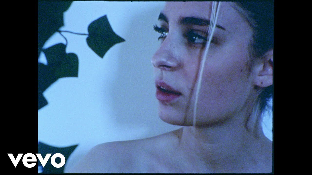 YouTubeでCARA - Tevere (Visual)を視聴 YouTubeでCARA - Tevere (Visual)を視聴