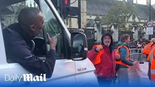 'God almighty, I want to cry!': Van driver vents fury at Just Stop Oil clowns screenshot 3
