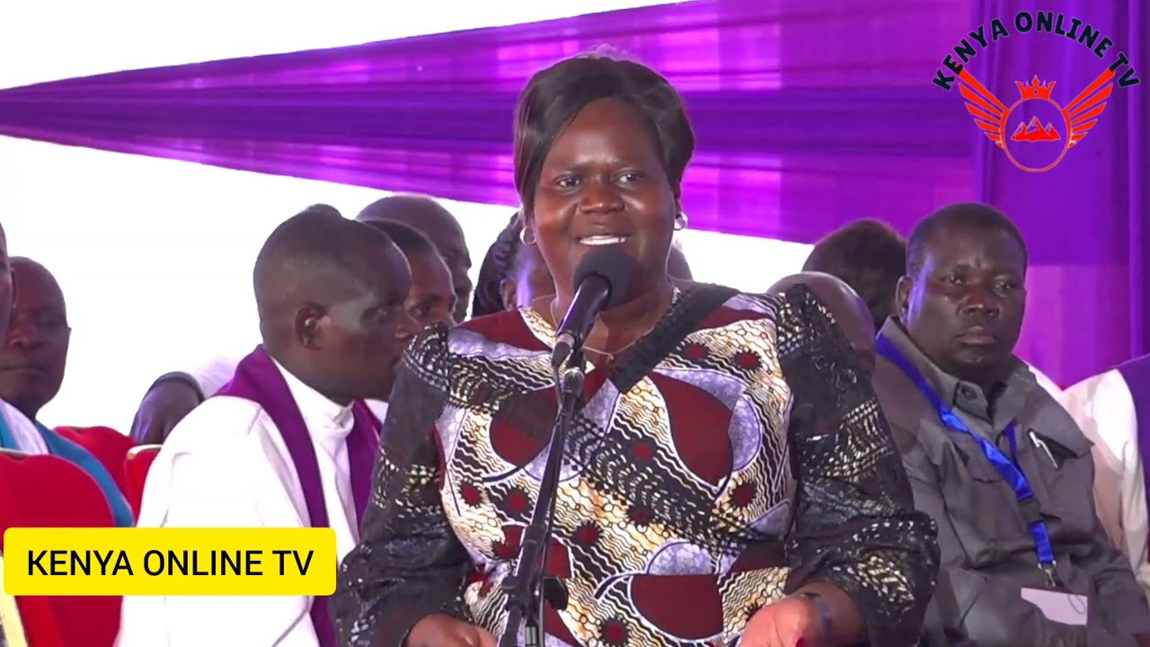 Gladys wanga challenges his party leader oburu odinga as she give her mouthwatering speech Siaya