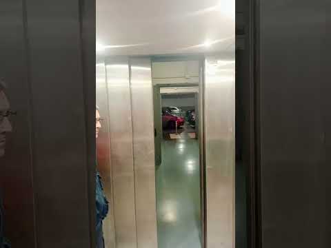 Video Galleria centro commerciale porta di Roma parcheggio fino a uci cinemas che vuoto che riprese bella