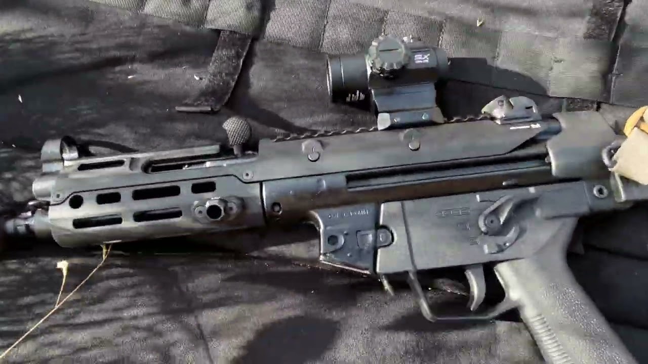 MP5 - Leapers UTG Pro Monolithic M-LOK do MP5  -  projekt "kto bogatemu zabroni ":-)