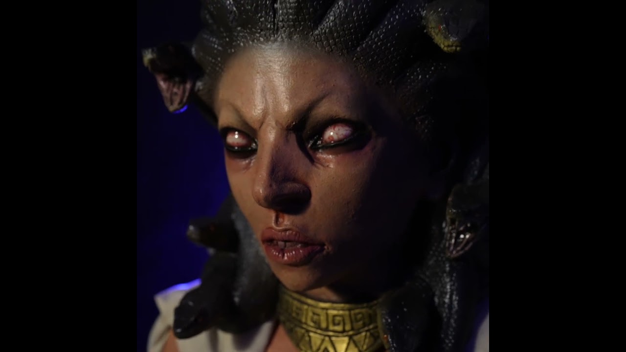 Medusa Standing Prop Display