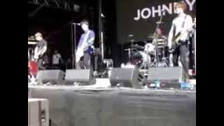 JOHNNY MARR - "There Is A Light That Never Goes Out" Live @ Falls Music Festival 01/01/2014