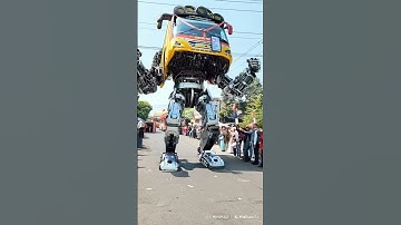 Telolet Bus Becomes Transformer Robot #busbasuri #robot #transformers #bustelolet #fypシ゚ #trending