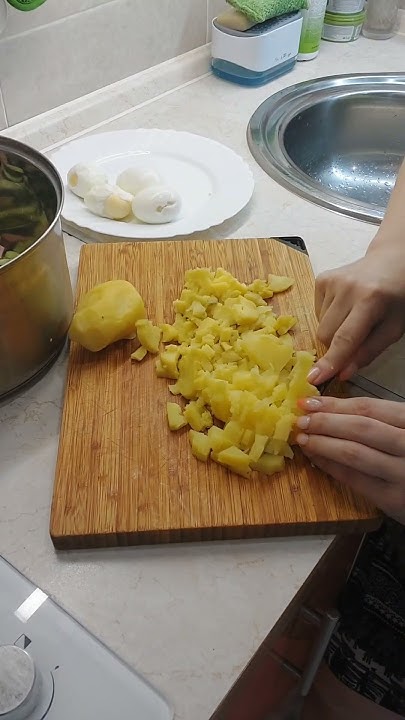 Окрошка или как утолить голод и жажду в жару #рецепт #пальчикиоближешь ...