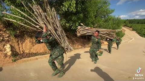 Nhiệm vụ nào cũng hoàn thành! Khó khăn nào cũng vượt qua! Kẻ thù nào cũng đánh thắng!