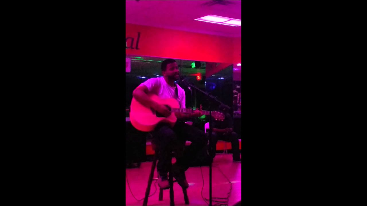 Desmond Champion ~ 'Love How We Vibin'-Acoustic (LIVE)
