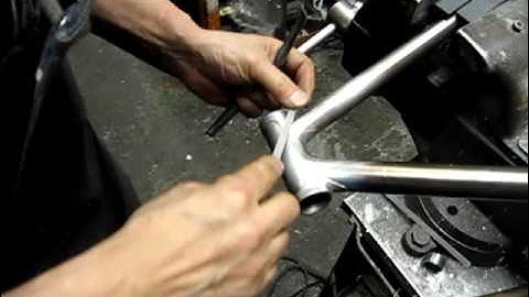 Mr.Tanabe Kalavinka NJS frame building work - (Shaping frame lugs)