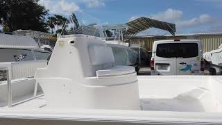 Dusky 18 R Bay Walkaround