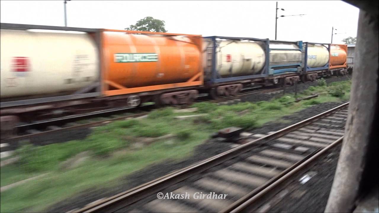WAP7 Nagpur Duronto meets WDG4 FOURCEE freight at Borkhedi! YouTube