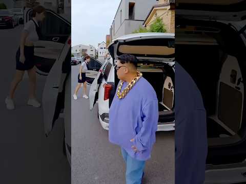 لم تتمكن الحارسة من فتح الباب 